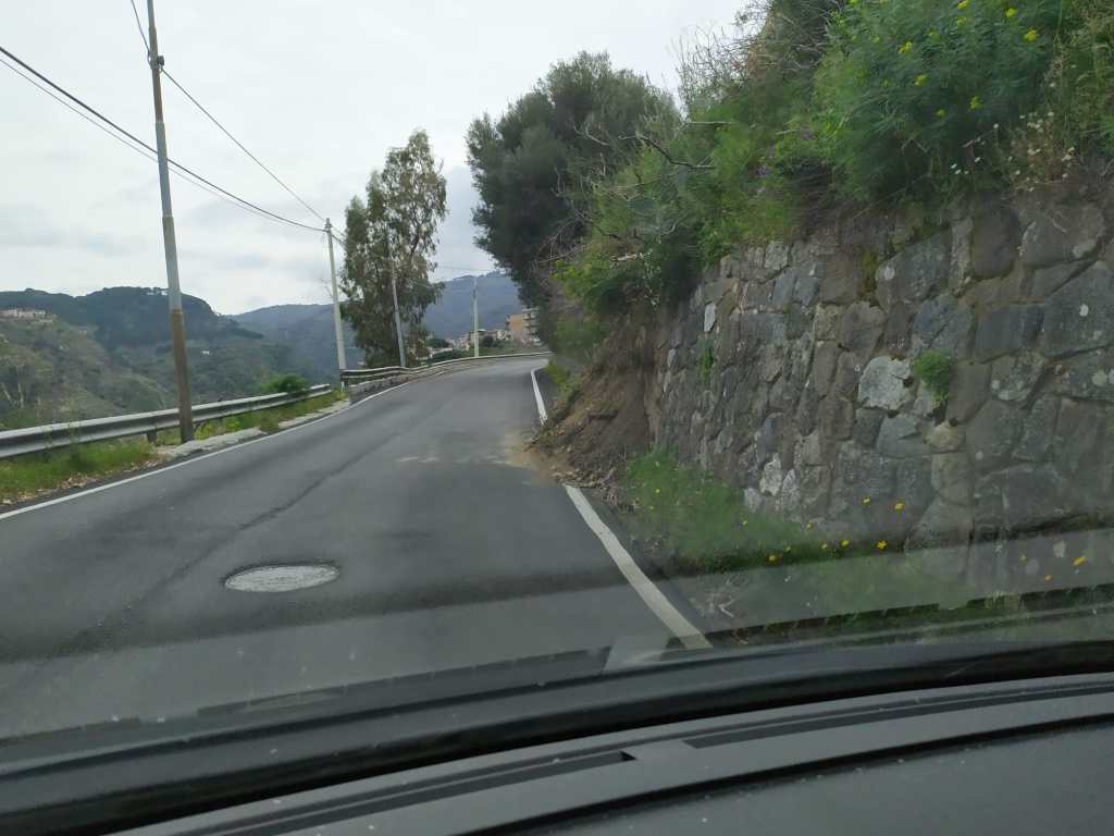 Frana in curva mosorrofa