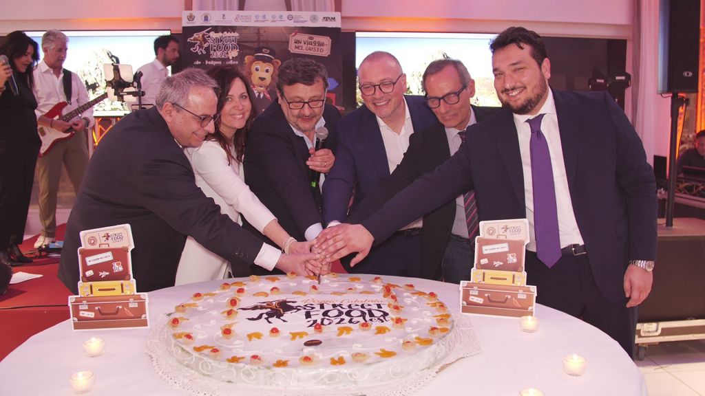 Il taglio della torta