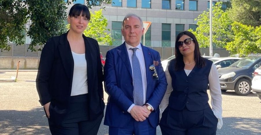 La Caramella Buona Tribunale Reggio Calabria da sx Anna Maria Pilozzi Roberto Mirabile Sara Polito