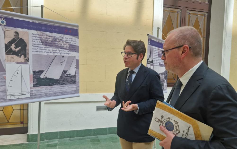 A Reggio la mostra su Agostino Straulino, Versace: ‘Promuoviamo la cultura del mare come scuola di vita’