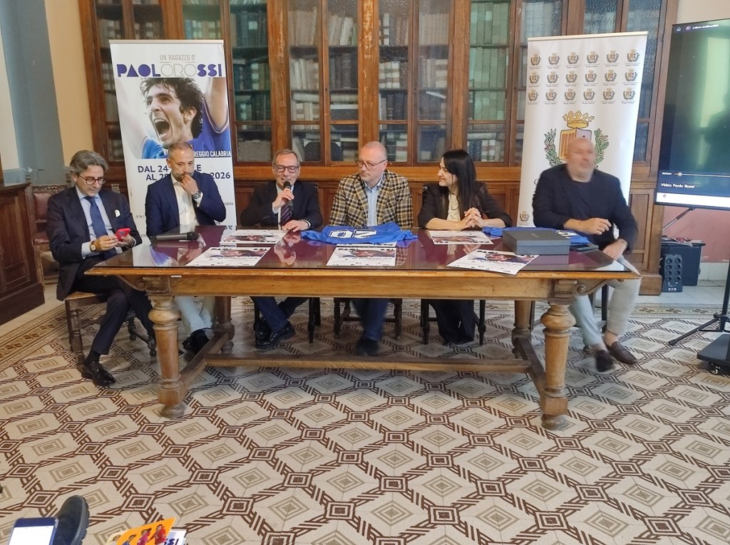 Tavolo conferenza Paolo rossi