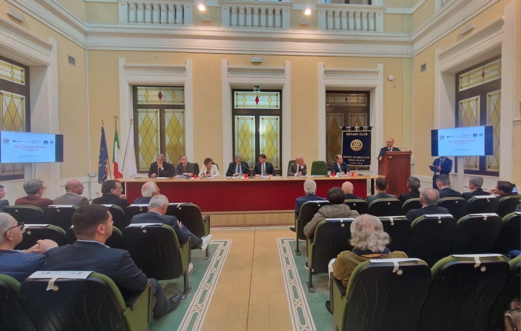 Versace Palazzo Alvaro ()