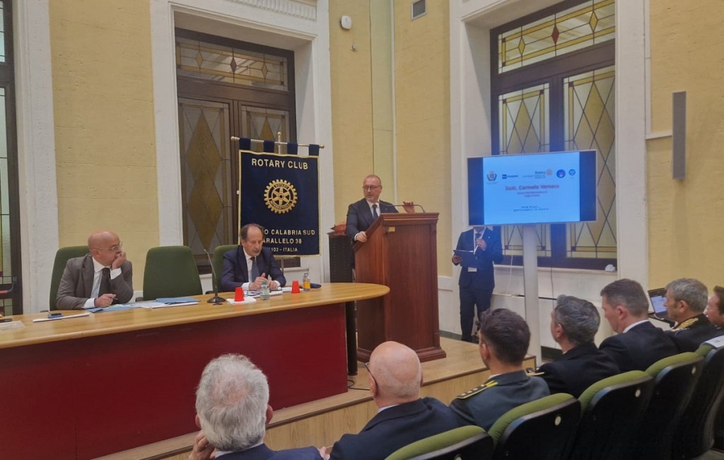 Versace Palazzo Alvaro ()