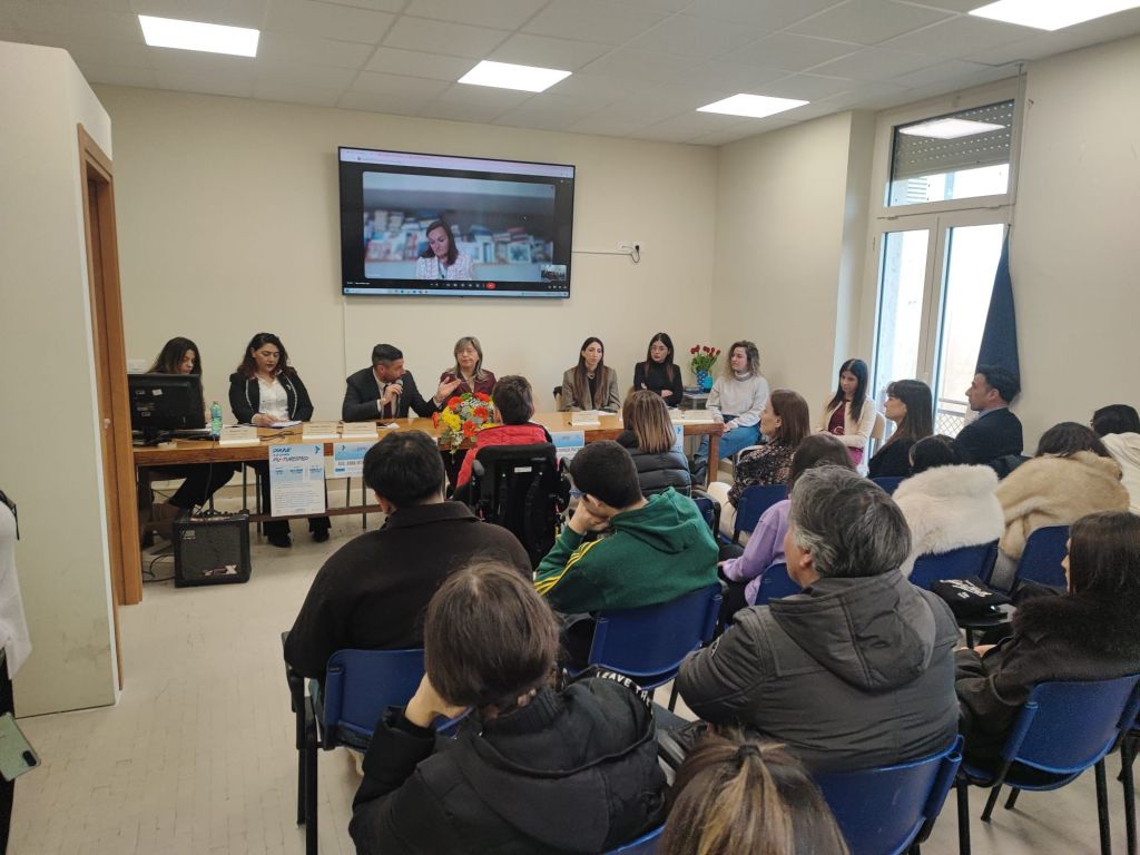 donne fu turistico ()