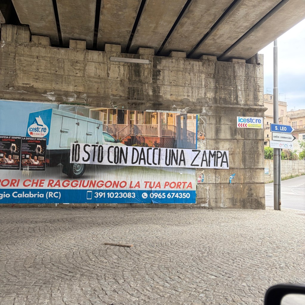 striscioni canile mortara ()