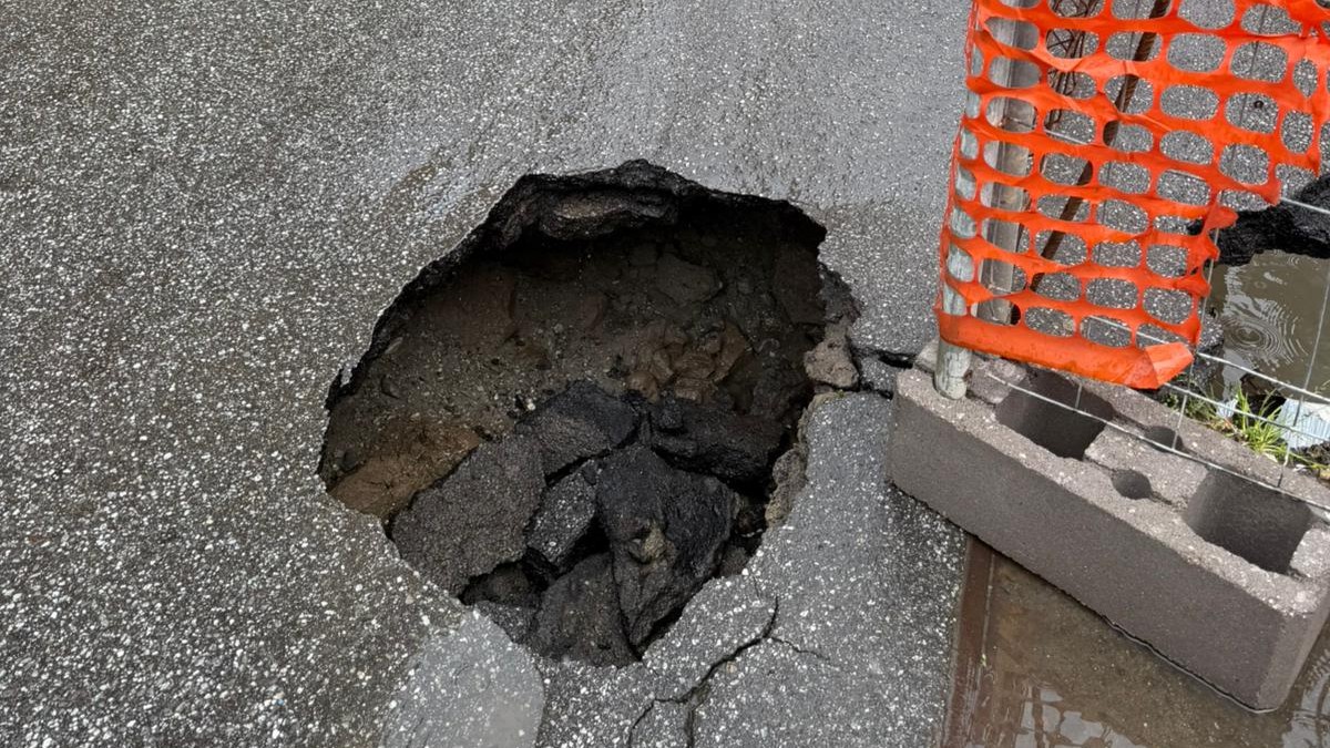 voragine via barbaro incrocio via sbarre ()