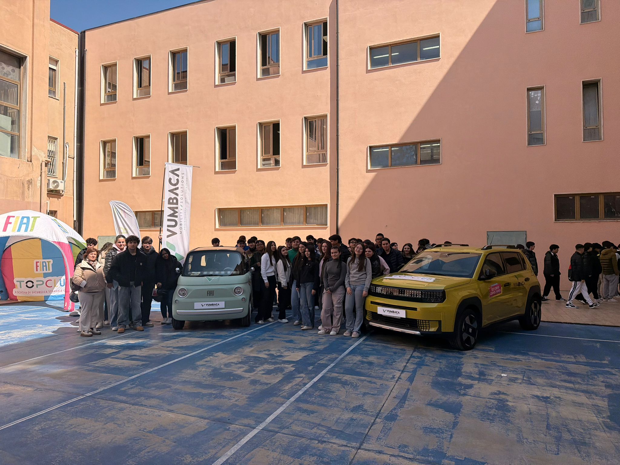 vumbaca studenti fiat topolino ()