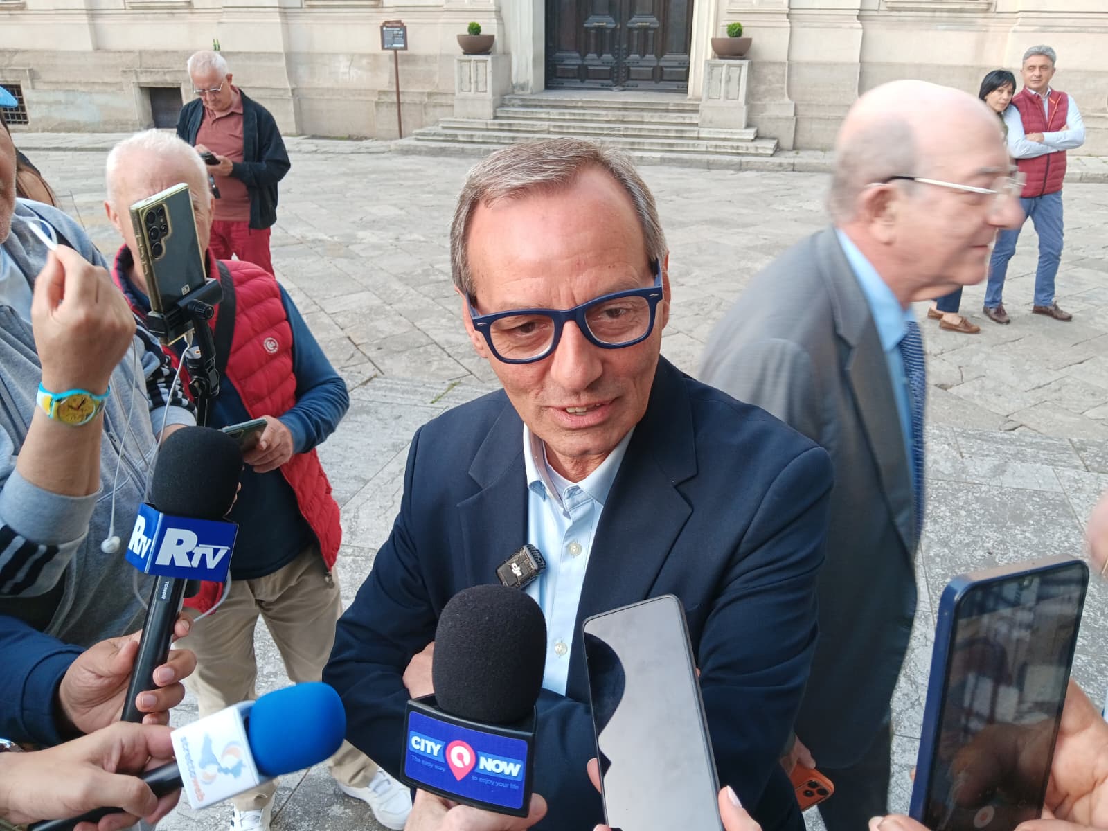 Battaglia incontro tifosi reggina candidati ()