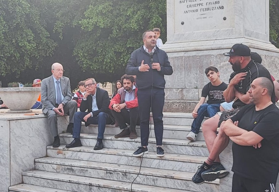 Cannizzaro incontro tifosi reggina candidati ()
