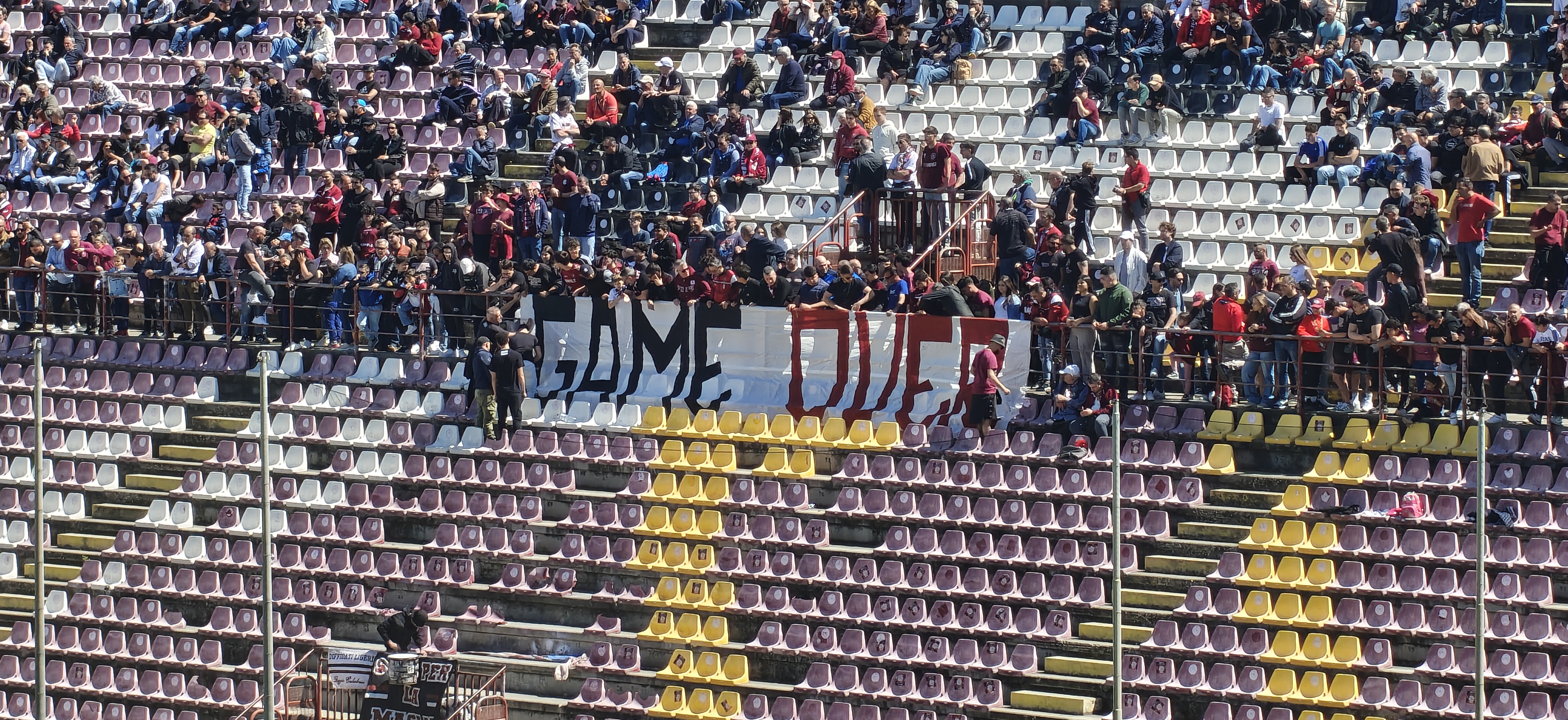 Tifosi Curva Sud Reggina al granillo contestazione Game Over