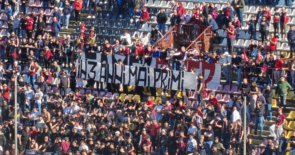 Striscione anni mai primi