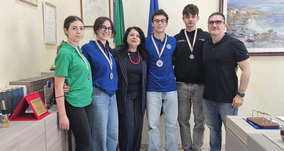 Studenti del Da Vinci classificati ai campionati di Astronomia Scienze e Informatica
