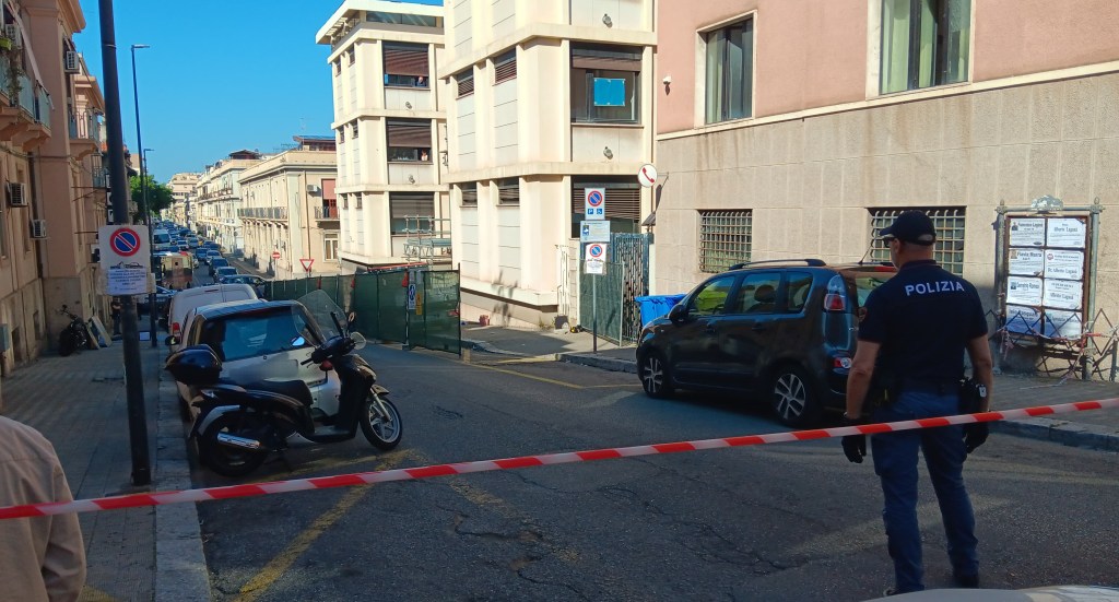 Tanica benzina ufficio anagrafe rc
