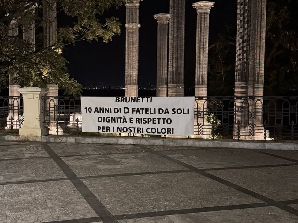 Tifosi Curva striscioni
