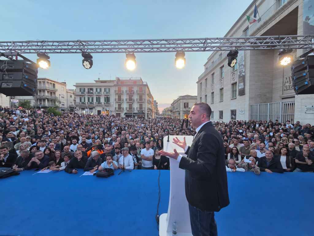 Elezioni, Cannizzaro da Piazza De Nava assicura: ‘Martedi sarò sindaco di Reggio’