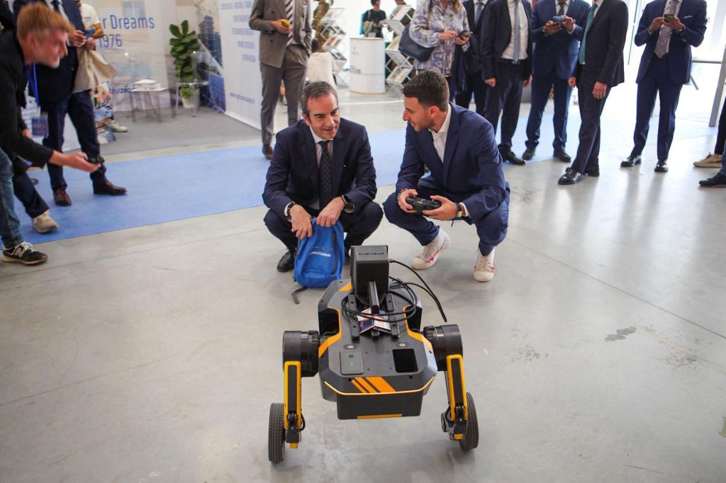 cantiere cane robot ()
