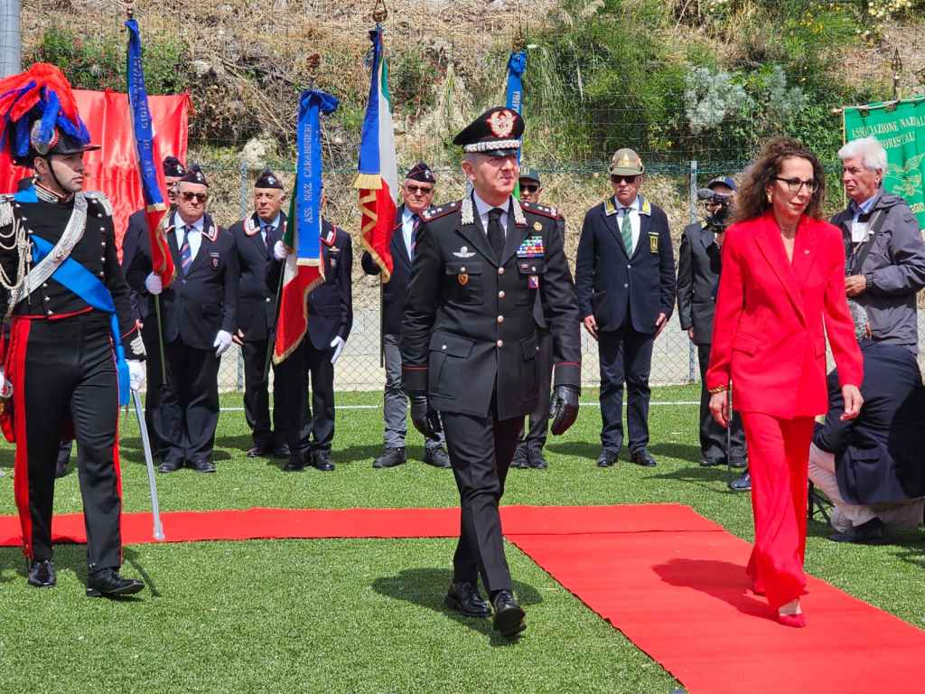caserma carabinieri placanica ()