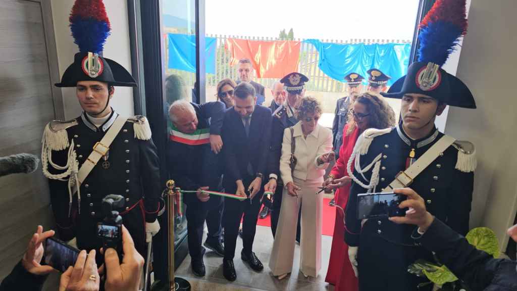 caserma carabinieri placanica ()