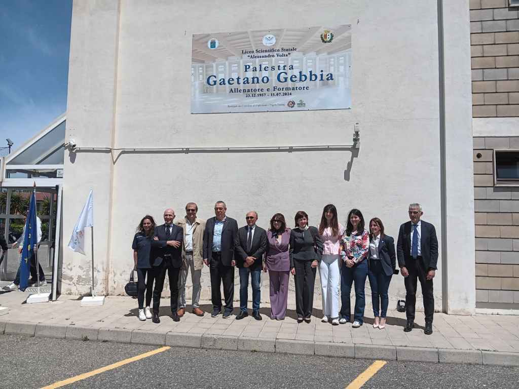 foto di gruppo intitolazione gebbia esterna