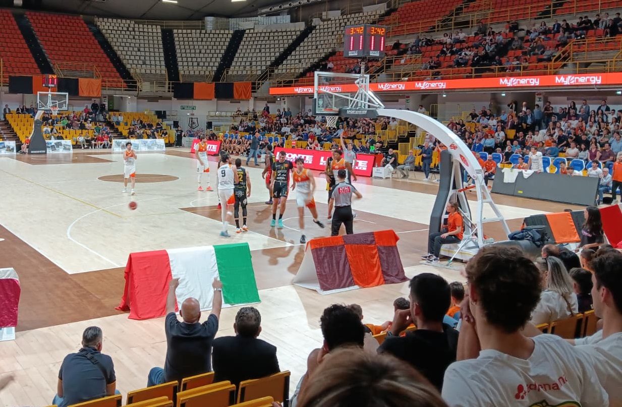 redelviolabarcellonabasketpalacalafiore