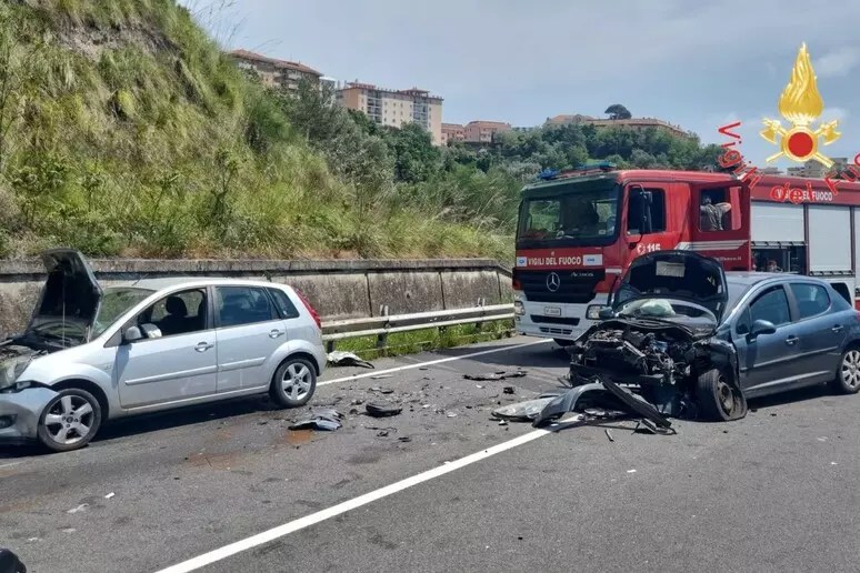 scontro tre auto catanzaro una vittima