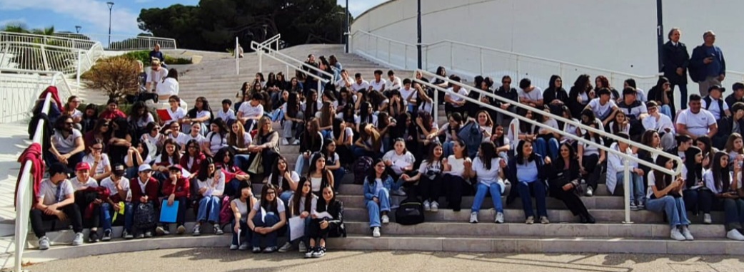 studenti scalinata poeti ()