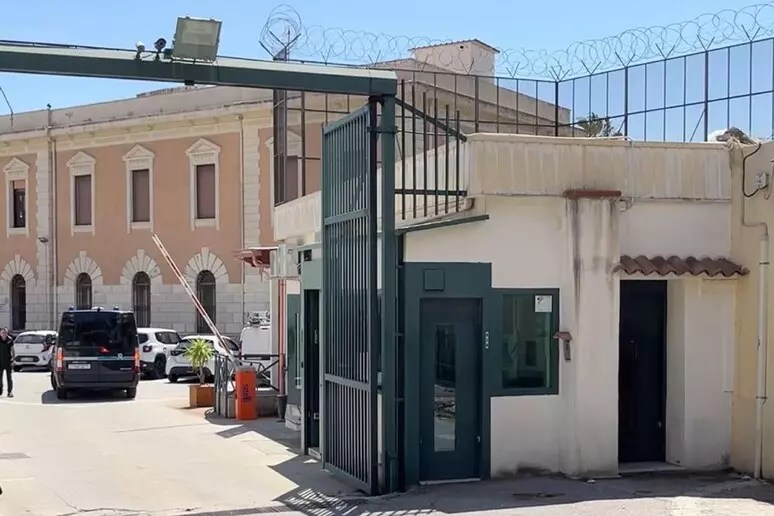 agente aggredito casa circondariale rc