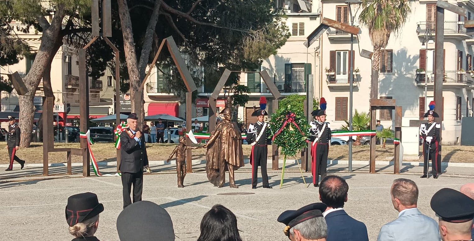 monumento carabiniere reggio calabria