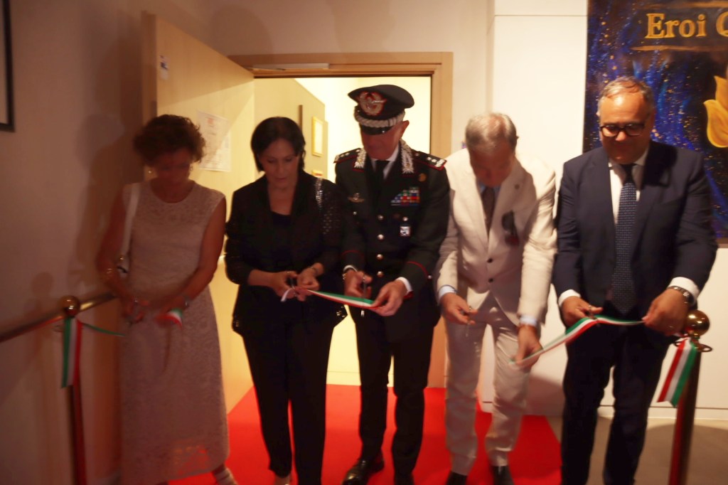 mostra eroi quotidiani ()