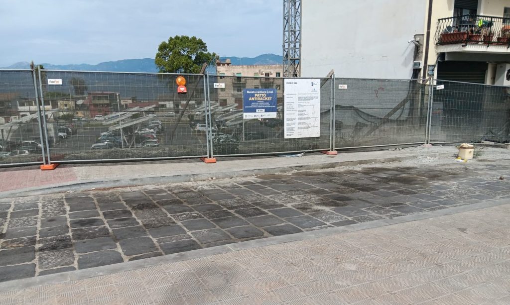 tanica benzina via florio reggio calabria ()