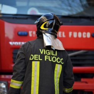 Lamezia, incendio in un appartamento: evacuati tre coinquilini ed un cagnolino