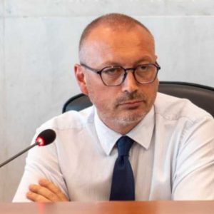 Caro carburante, Versace: ‘La Regione esca dal suo mondo magico e affronti la Calabria reale’