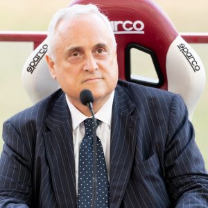 Il complotto per spingere Lotito a cedere la Lazio: perquisizioni per aggiotaggio