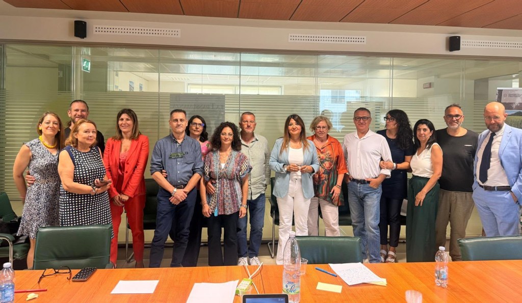 Adozioni internazionali: Straface avvia la formazione per le prime 5 coppie calabresi destinatarie
