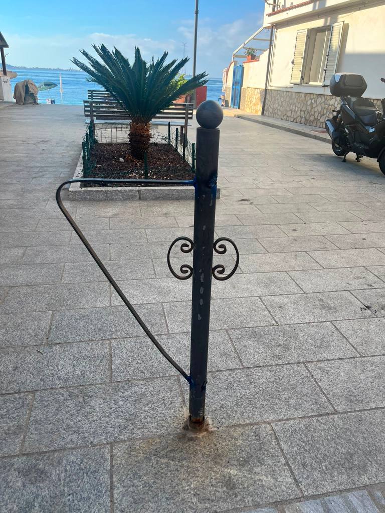 aiuola cannitello ()