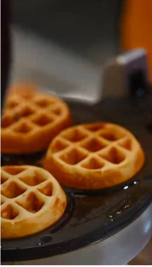 bubble waffle night ()
