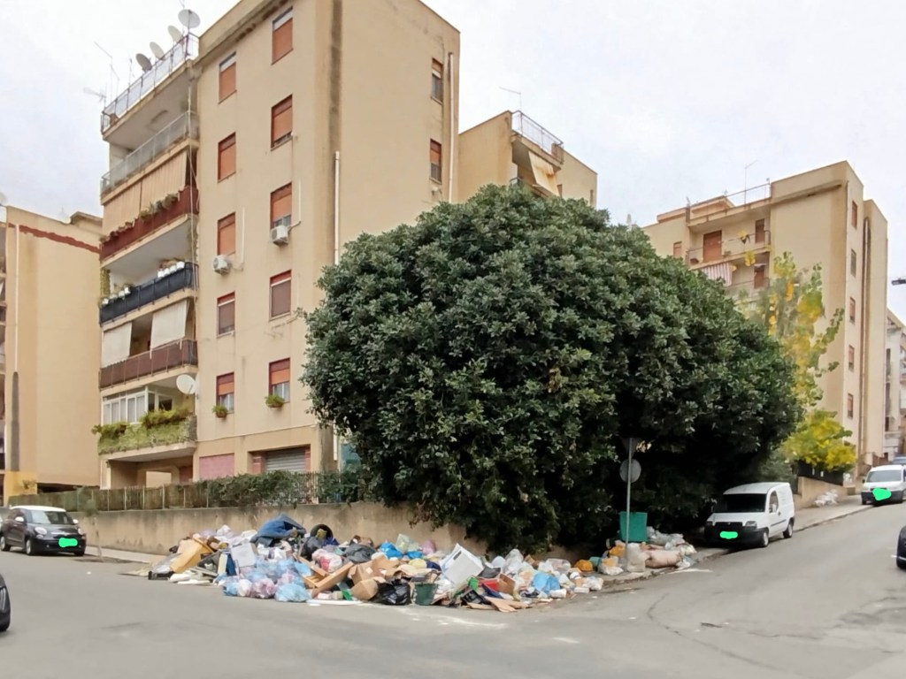 case parcheggio santa caterina