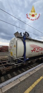 cisterna acido solforico stazione fuscaldo