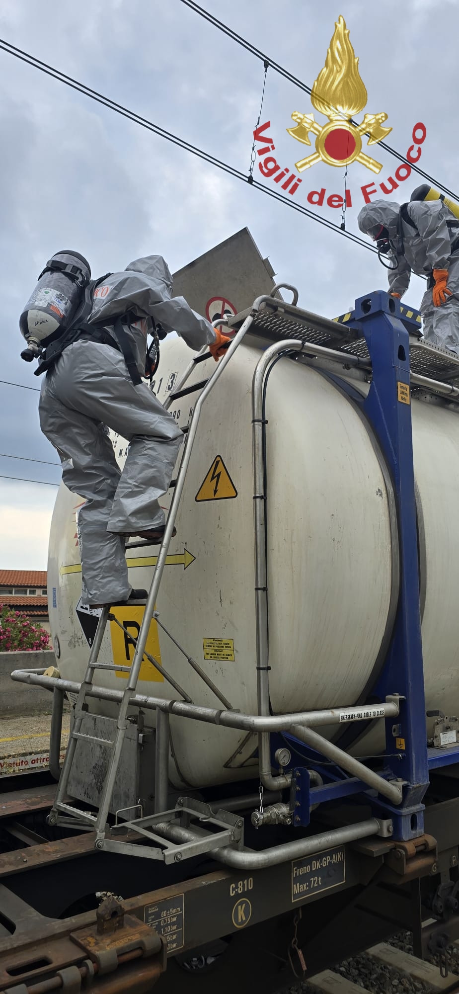 cisterna acido solforico stazione fuscaldo