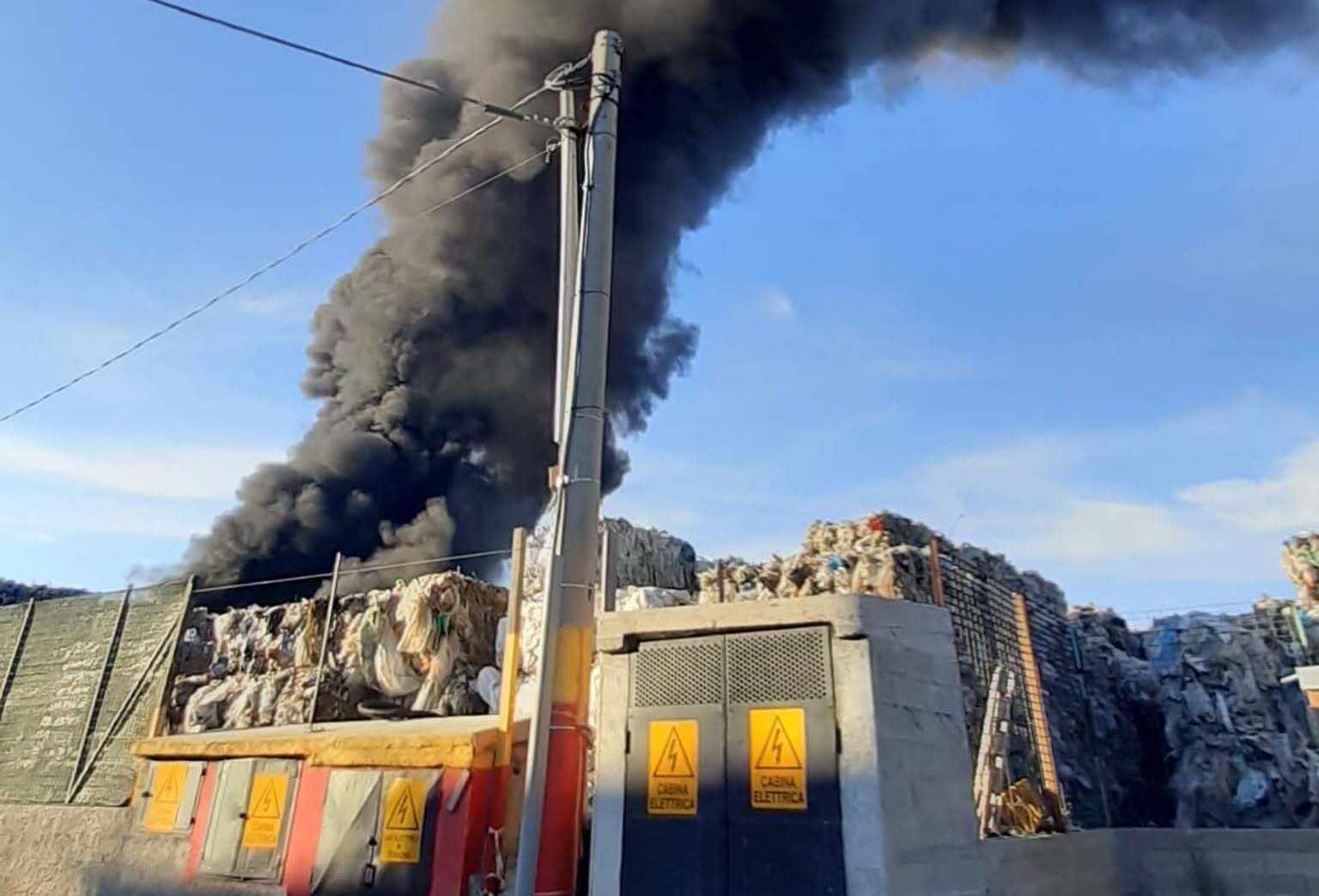 incendio palmi PolyOil ()