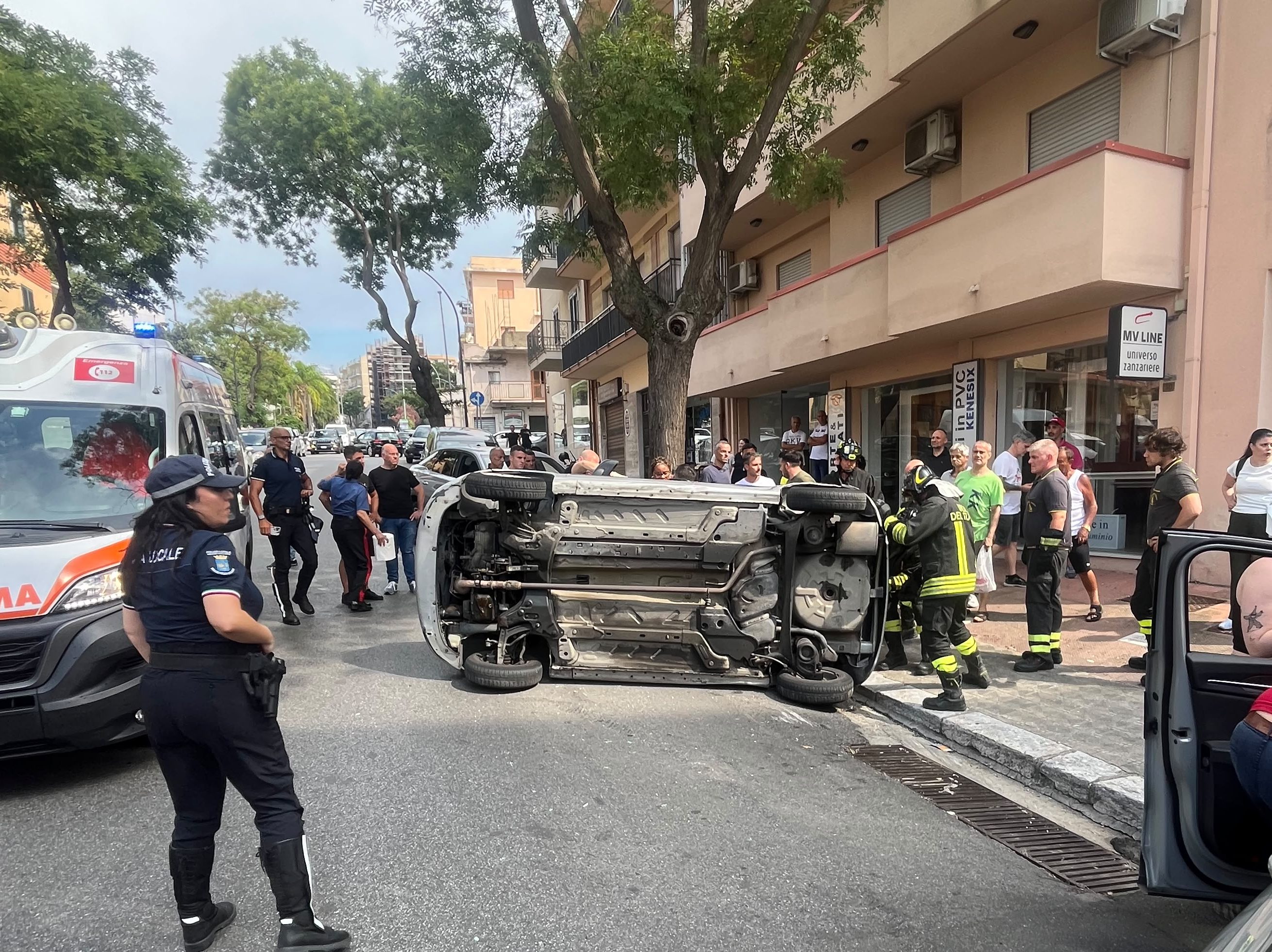 incidente via cardinale portanova ()
