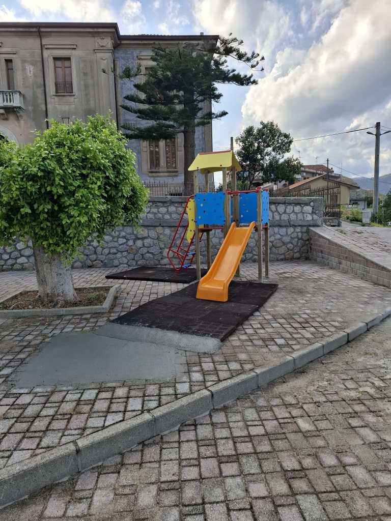 parco giochi Caulonia ()