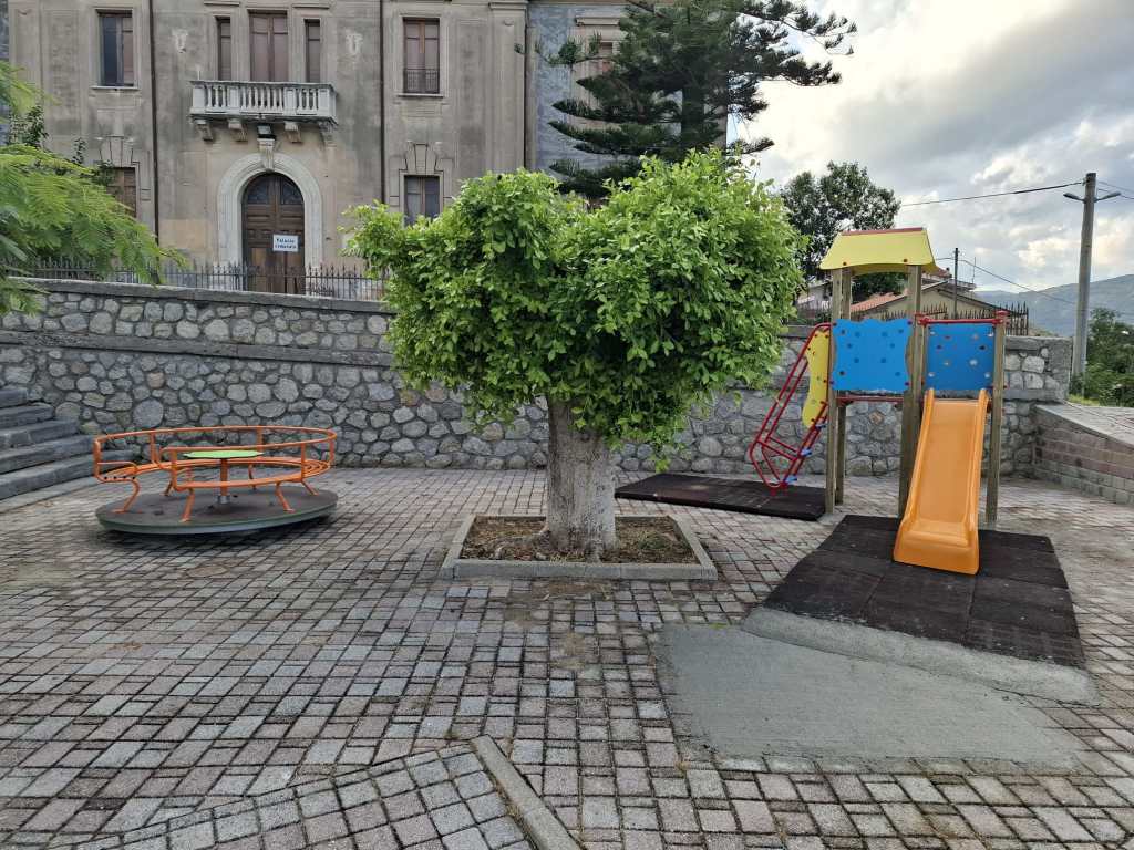 parco giochi Caulonia ()