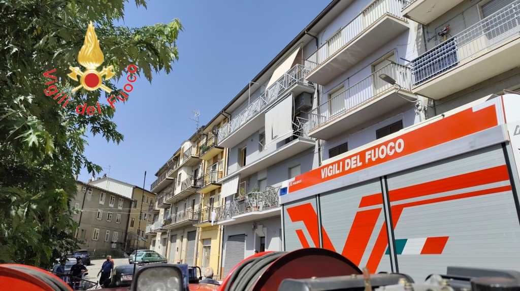 vigili fuoco esplosione san giovanni in fiore