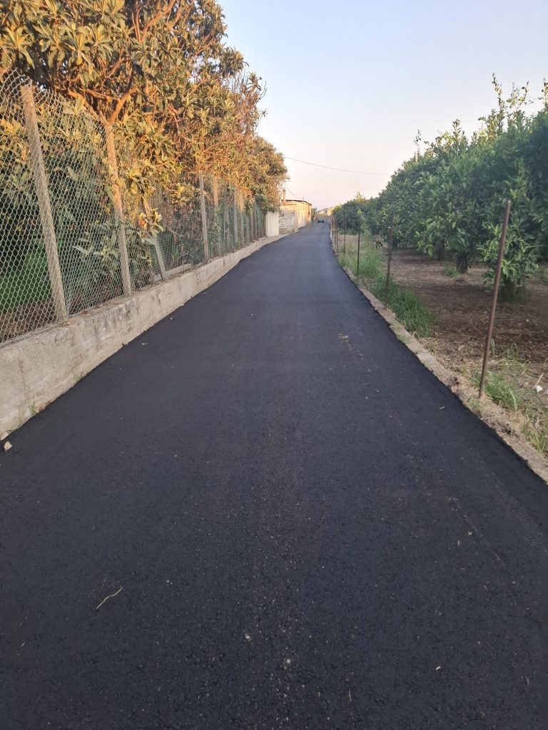 lavori Contrada Aguglia Caulonia ()