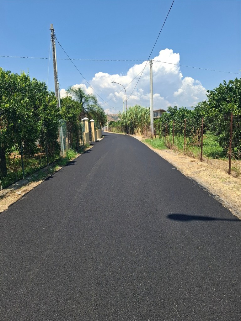lavori Contrada Aguglia Caulonia ()