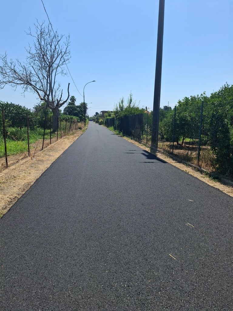 lavori Contrada Aguglia Caulonia ()