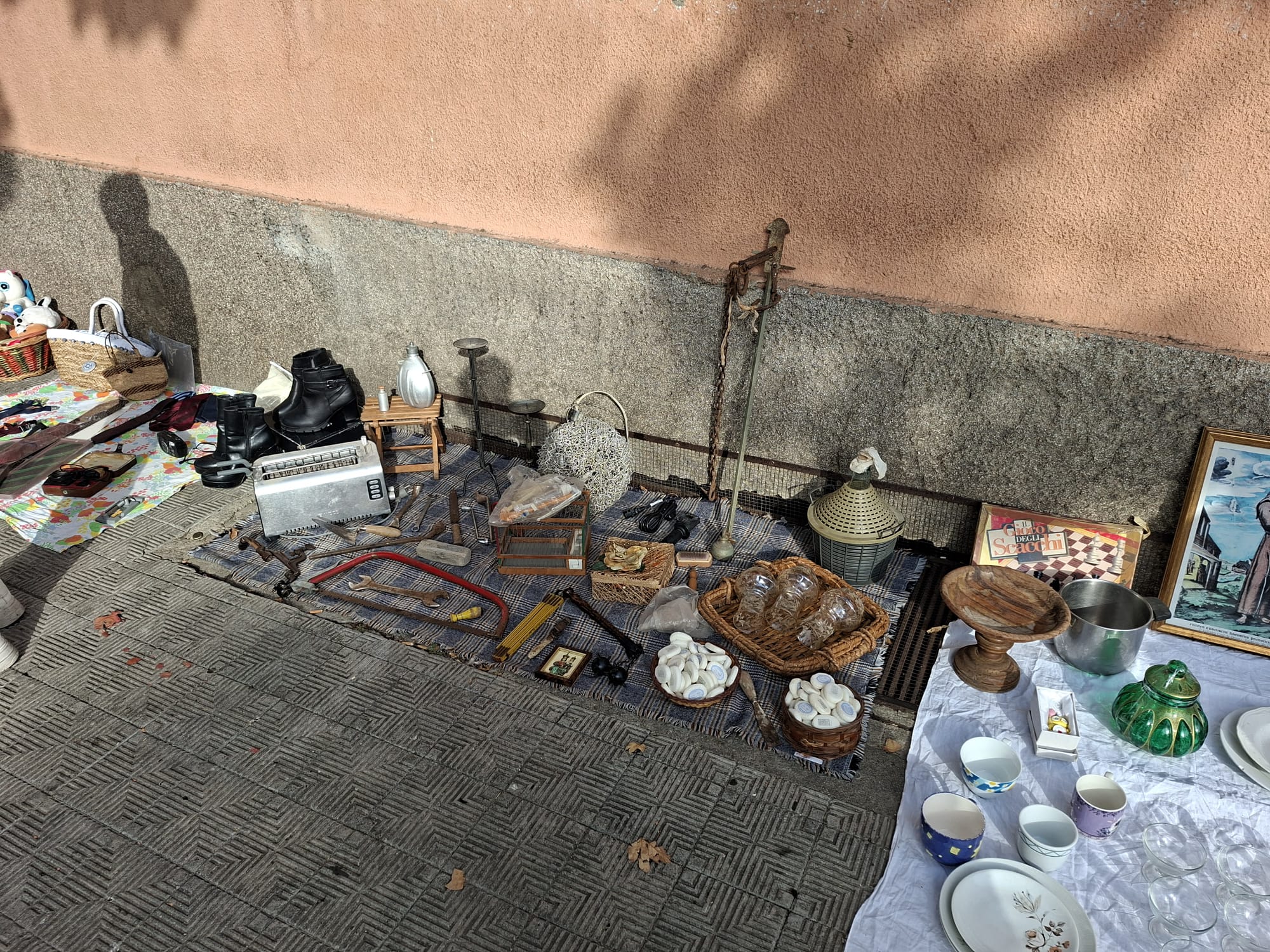piazza popolo merce abusiva