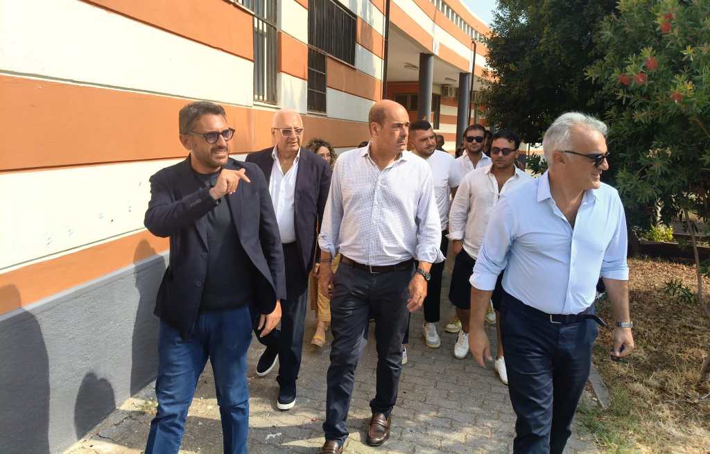 Suppletive, Zingaretti ad Arghillà con Benedetto: ‘Dalle periferie e dal diritto alla salute la sfida per il futuro di Reggio’