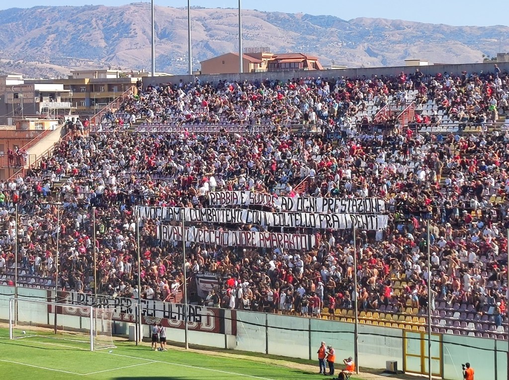 Curva Sud Reggina Licata striscione